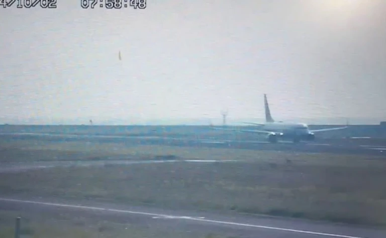 Una bomba de EE.UU. de la II Guerra Mundial estalla en un aeropuerto japonés