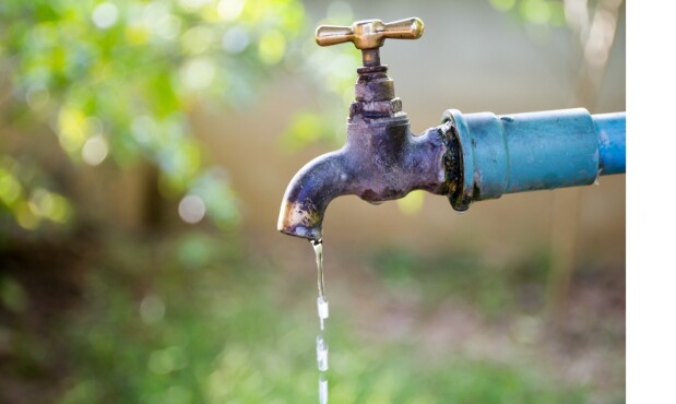 Canilla con agua potable. Foto: Canva