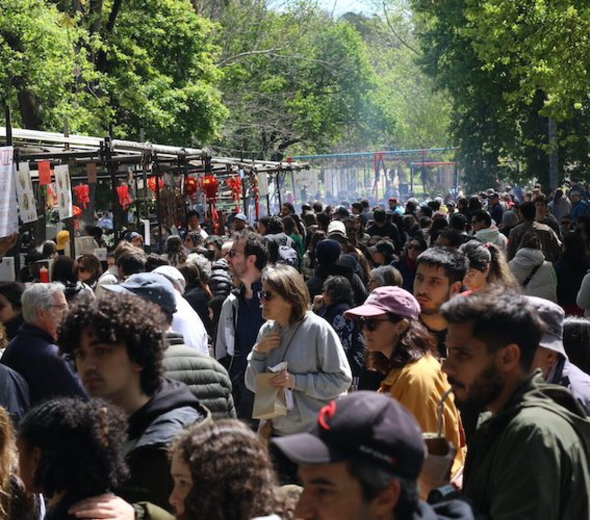 Un picnic para recibir la primavera: tres días que llena el Parque Rodó de gastronomía, plantas y música