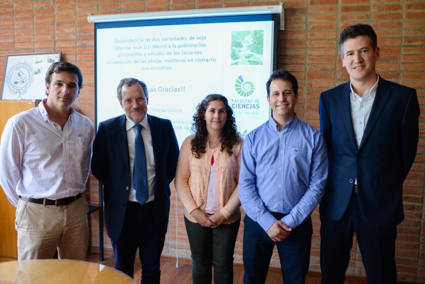 José Inciarte, gerente de Ventas y Marketing de Syngenta en Uruguay, decano de Facultad de Ciencias Dr. Juan Cristina, Mag. Estela Santos, Guillermo Delgado, responsable de Stewardship de Syngenta y Martín Fresco, gerente de Asuntos Públicos de Syngenta.