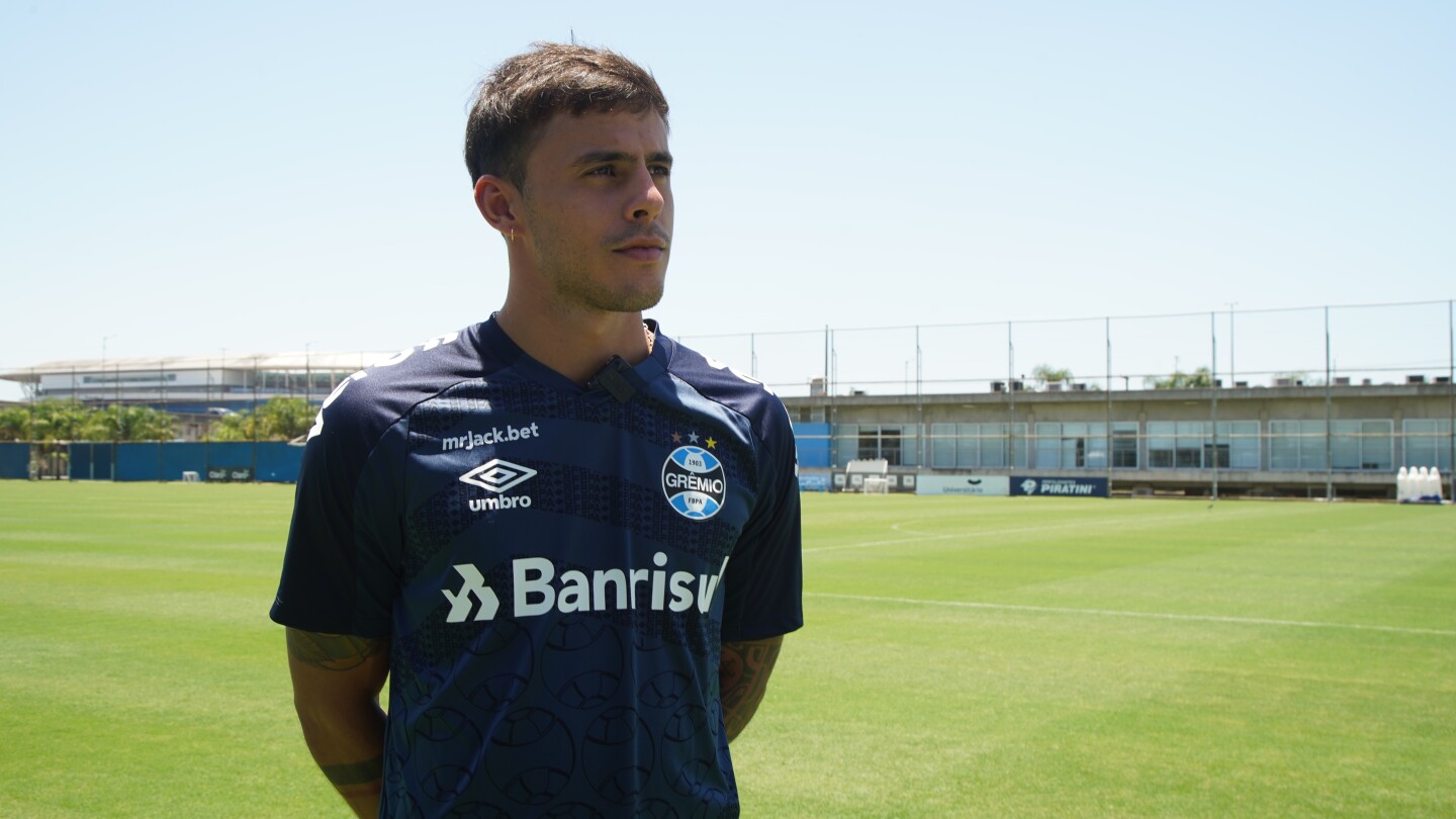 Felipe Carballo es una de las incorporaciones de Gremio de Porto Alegre. 