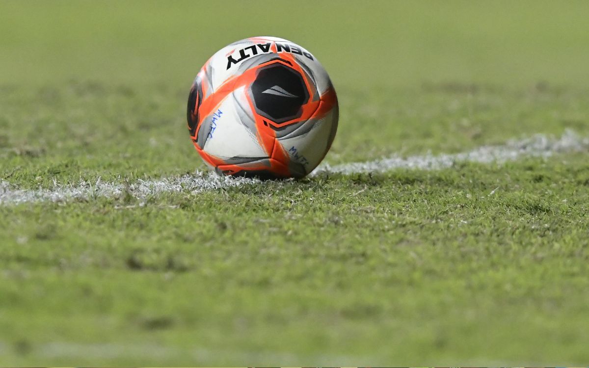 La pelota del fútbol uruguayo para la temporada 2025.