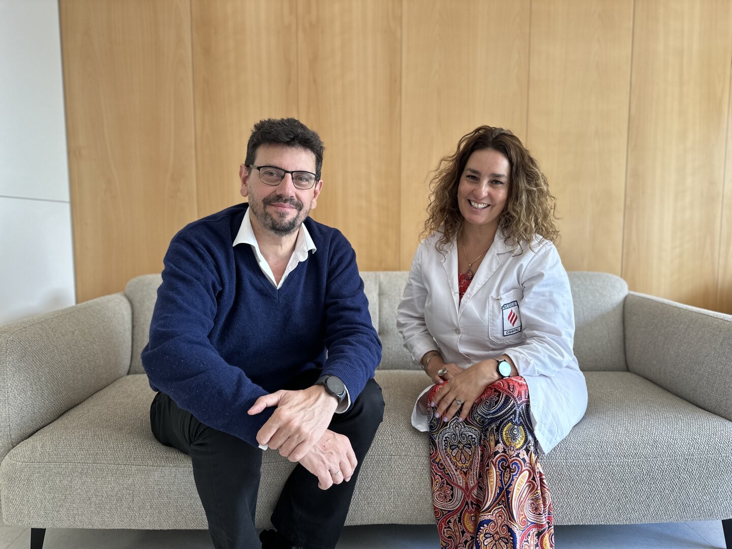 Juan Pedro Mir, asesor educativo de la Fundación Procasmu y la doctora Mónica Castilla Alonso, médico Pediatra, directora del Policlínico Central Casmu -Iampp