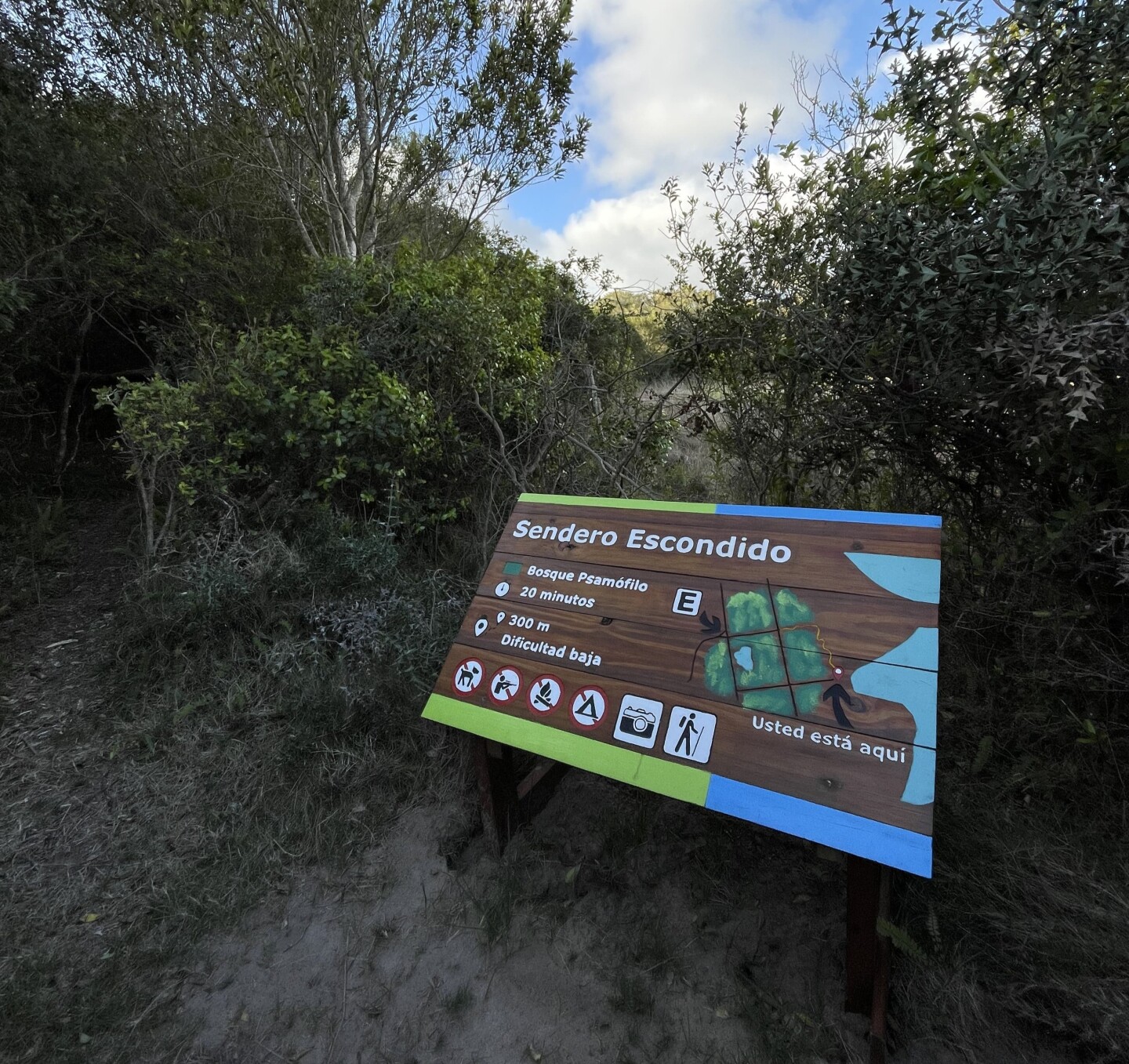 Sendero Escondido en Laguna Garzón