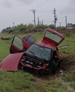 Auto chocado en la madrugada del 14 de marzo de 2024..jpeg