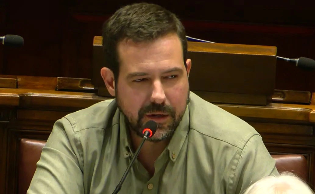Diputado Federico Preve en sesión del Parlamento.