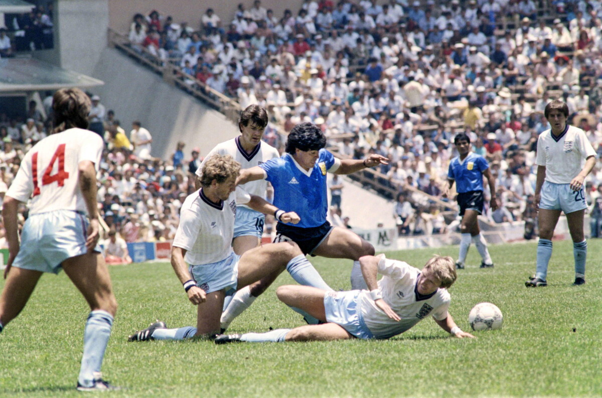 Diego Armando Maradona en el emblemático Argentina 2-1 Inglaterra del Mundial de México '86.