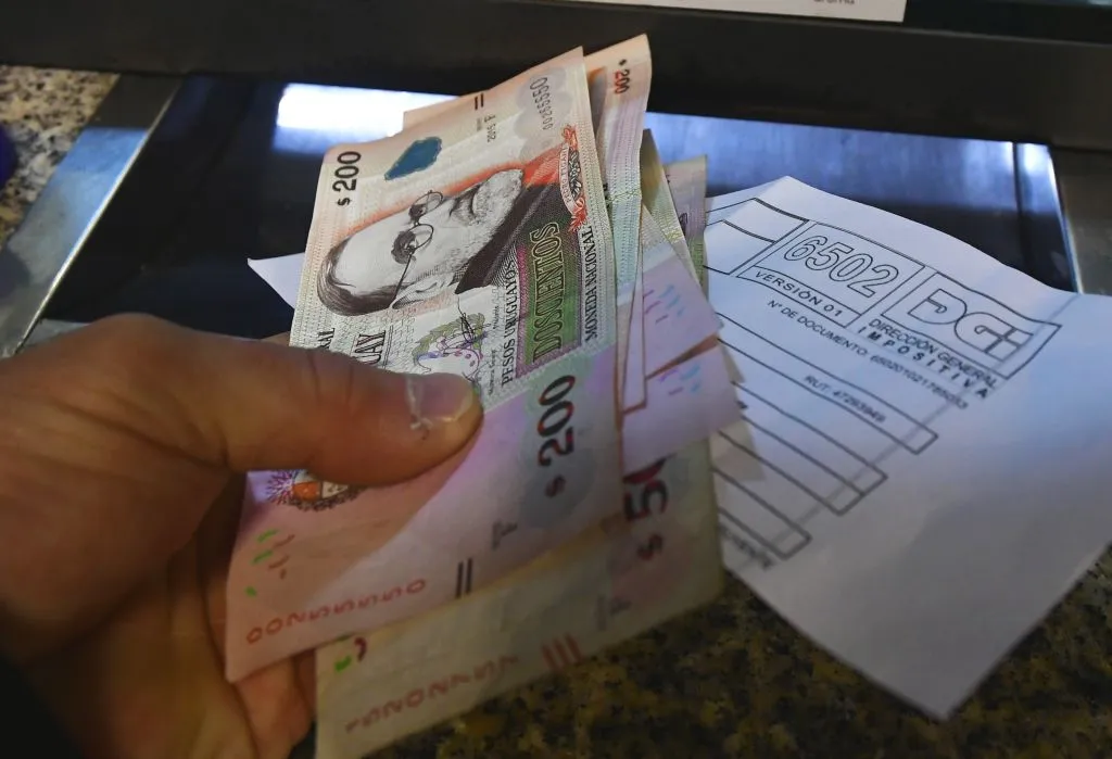 Pago de impuestos en la DGI. Foto: Fernando Ponzetto