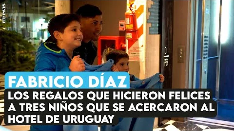 Fabricio Díaz y los regalos que hicieron felices a tres niños que se acercaron al hotel de Uruguay