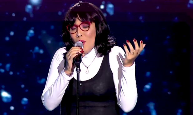 Andrea durante su actuación en "La Voz".