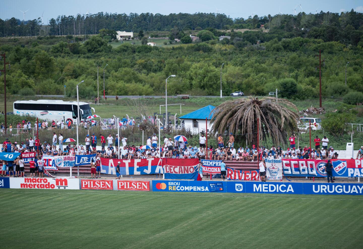 La hinchada de Nacional en el Campeones Olímpicos de Florida.