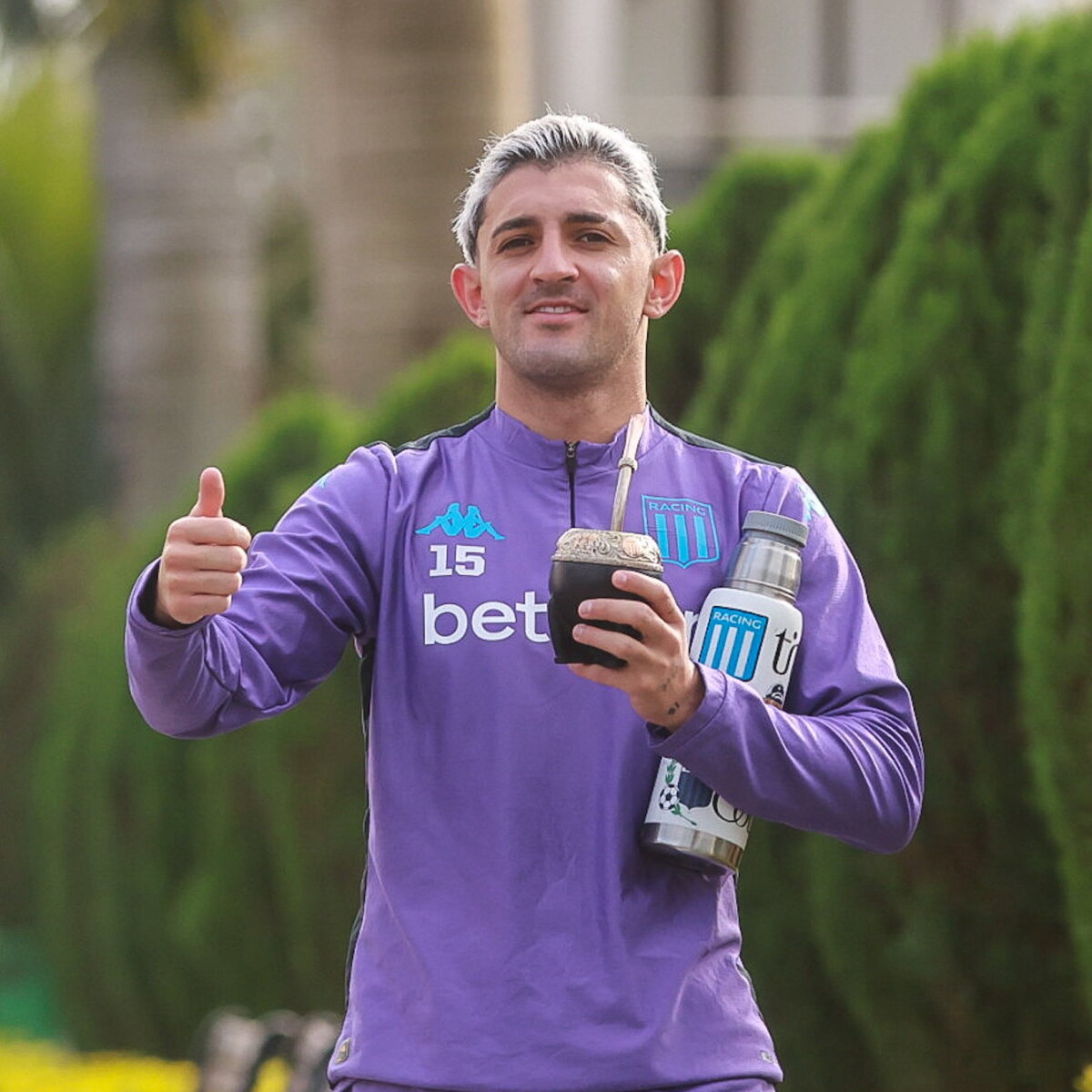 Gastón Martirena, el lateral uruguayo de gran actualidad en Racing, en la previa de un entrenamiento con la Academia.