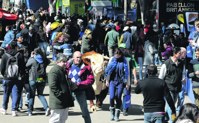 Gente en Prado, sábado
