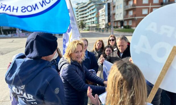 Laura Raffo dialoga con sus seguidores.