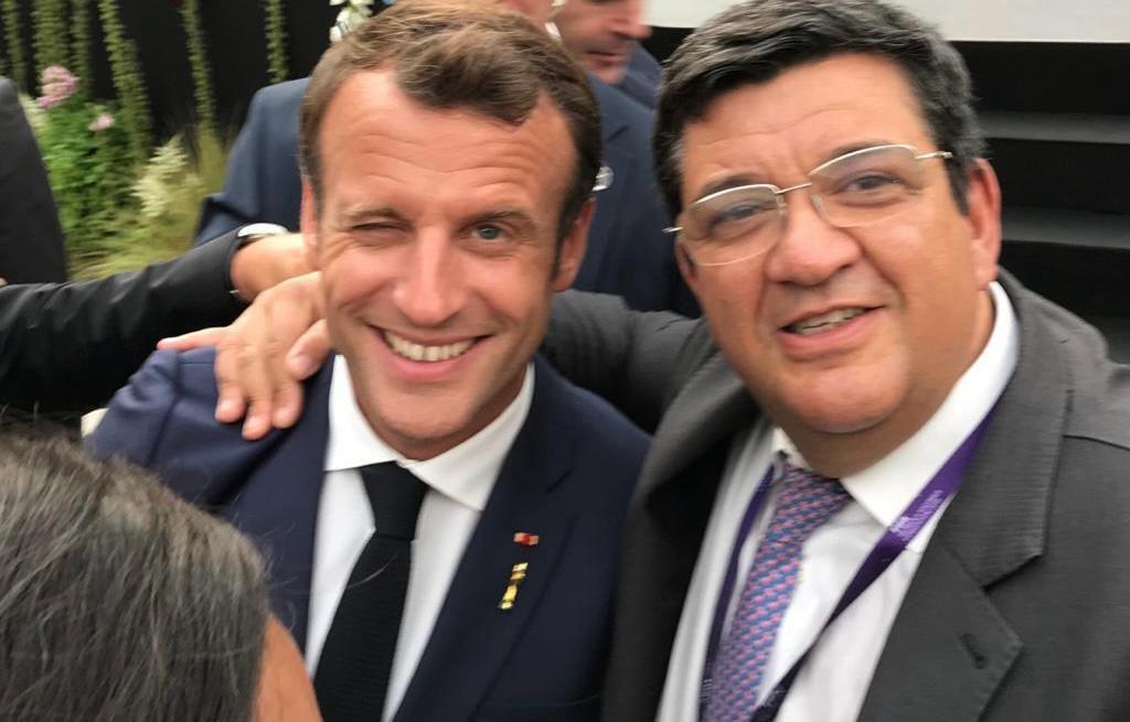 Emmanuel Macron y Jorge Barrera
