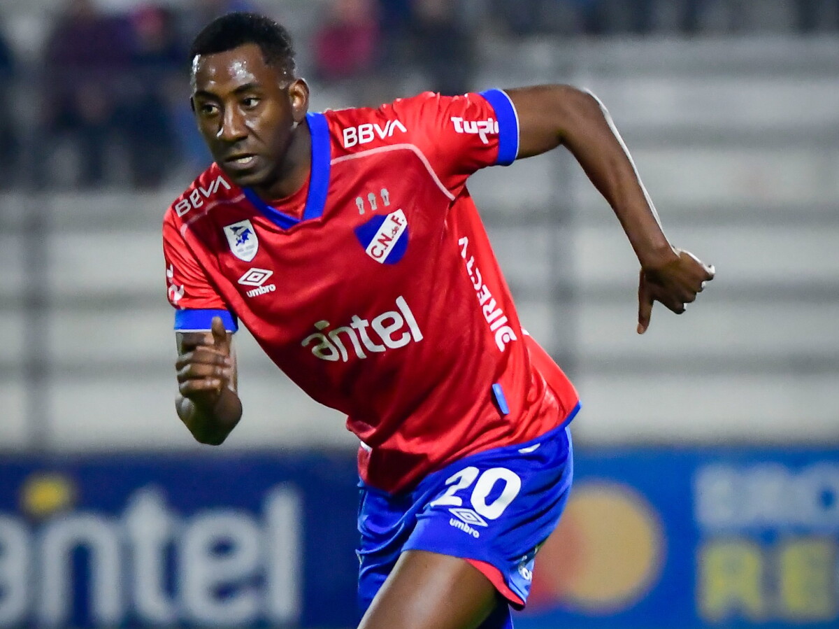 Gonzalo Carneiro, delantero de Nacional, durante un partido con el club.