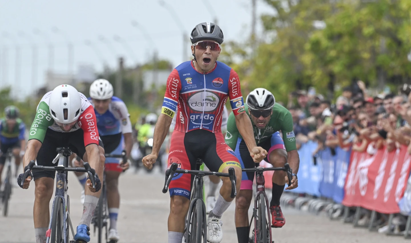 Pablo Bonilla gana la etapa 3 de la Vuelta Ciclista 2026