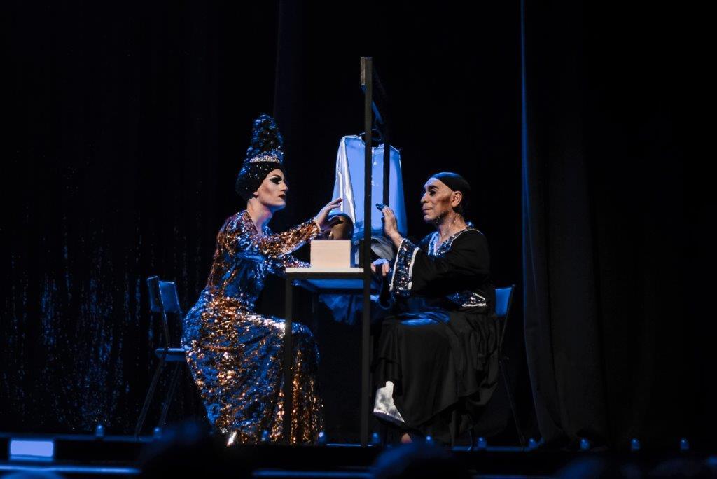 El espectáculo de transformistas que agotó seis teatros grandes e hizo ...