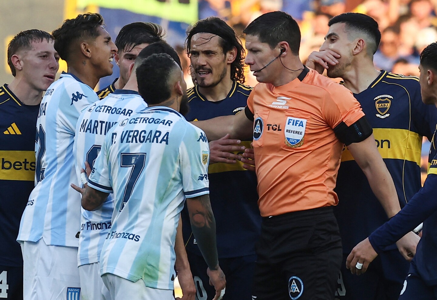 Edinson Cavani en Boca vs. Racing por el Torneo Clausura.
