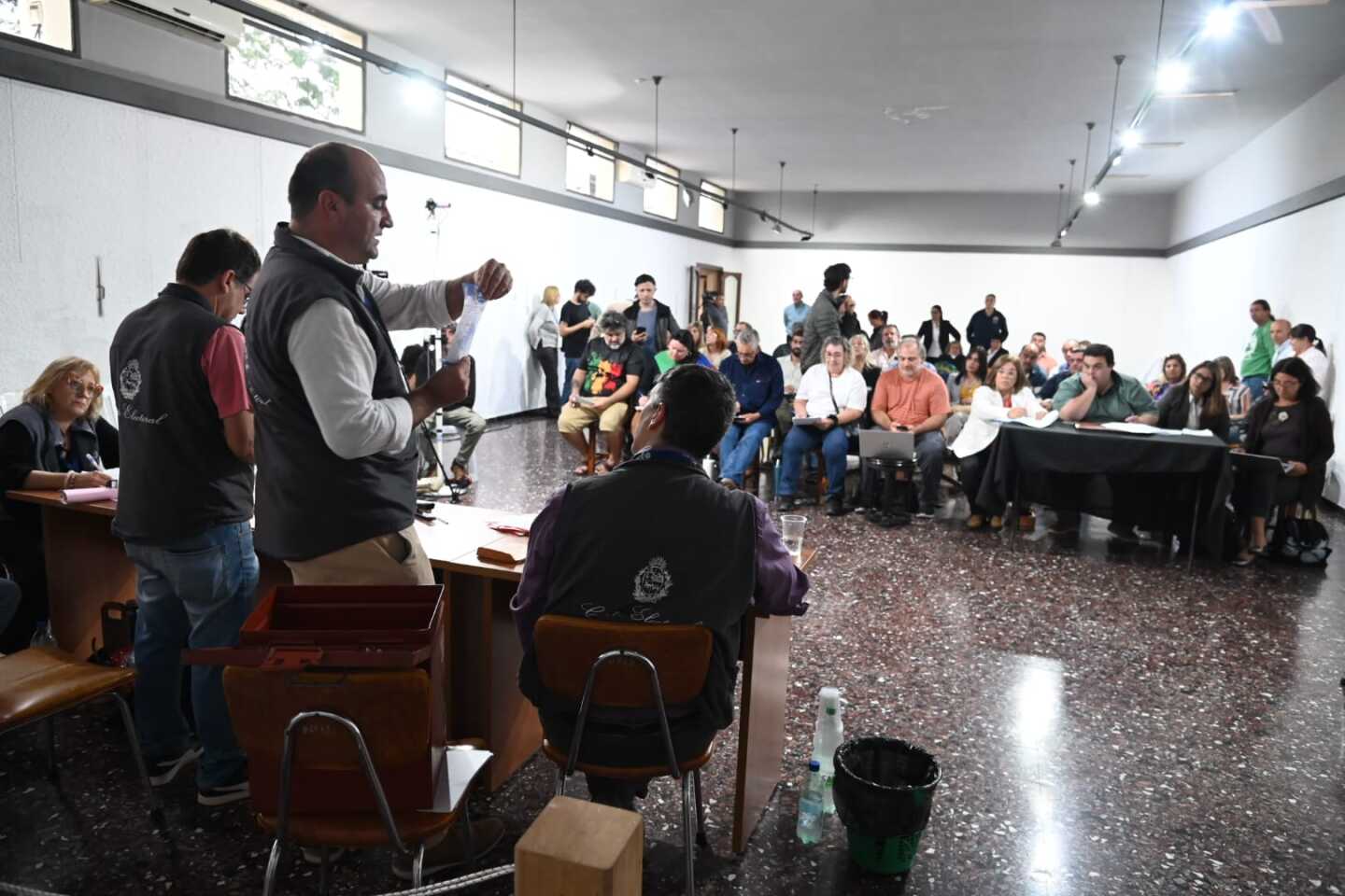 Lavalleja: conteo de votos observados para definir el próximo intendente