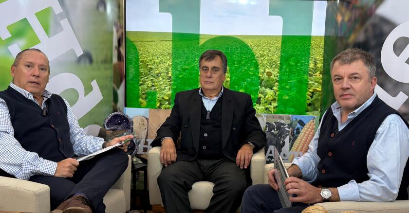 Ángel Urraburu, presidente de la Bolsa de Valores de Montevideo y productor agropecuario, en Hablemos de Agro por Canal 10.