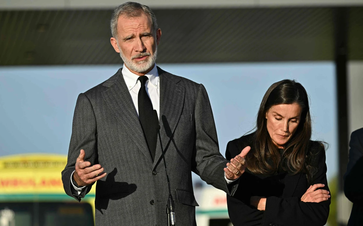 Tragedia ferroviaria en España: rey Felipe VI exige medidas tras choque de trenes que dejó 69 muertos