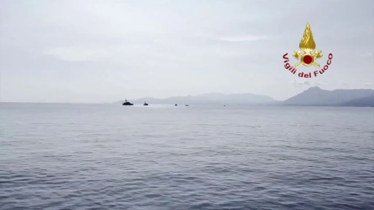 Operativo de rescate en Sicilia tras naufragio