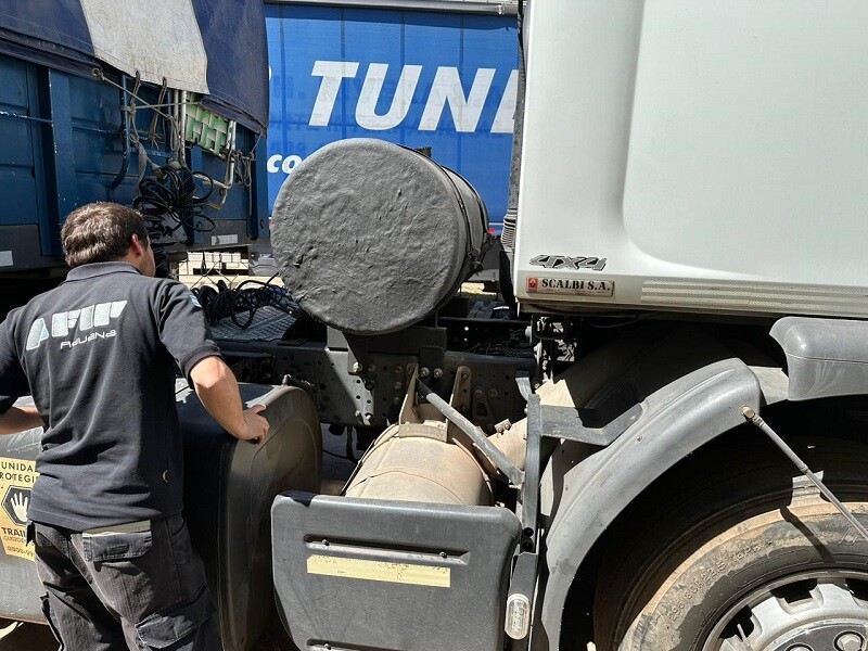 La AFIP secuestró tanques con 1000 litros de combustible sin declarar que iba a pasar a Uruguay