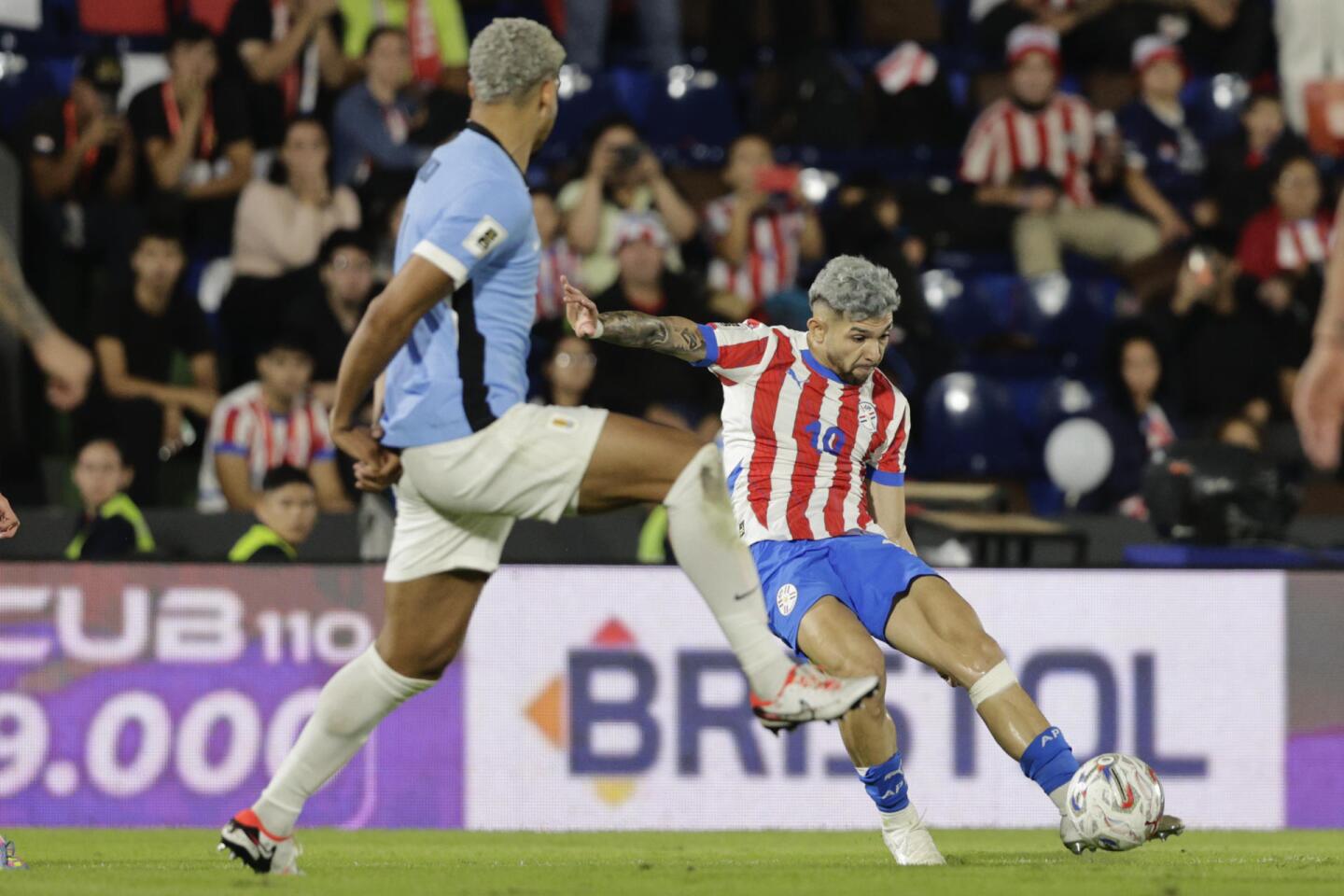 Ronald Araujo en Uruguay y Julio Enciso en Paraguay por Eliminatorias