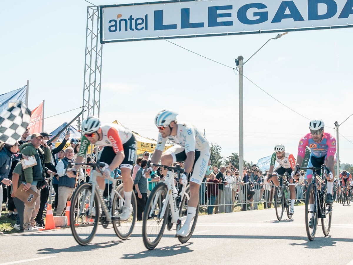 Ciclismo: Leonel Rodríguez del CC Cerro Largo ganó la primera fecha de la temporada 2026/27 en Durazno