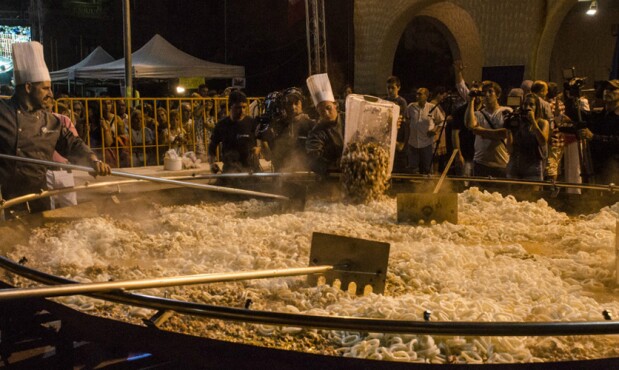 Paella gigante: se hará en mañana en Piriápolis con la finalidad de colaborar con Fundación Teletón. Foto: Difusión