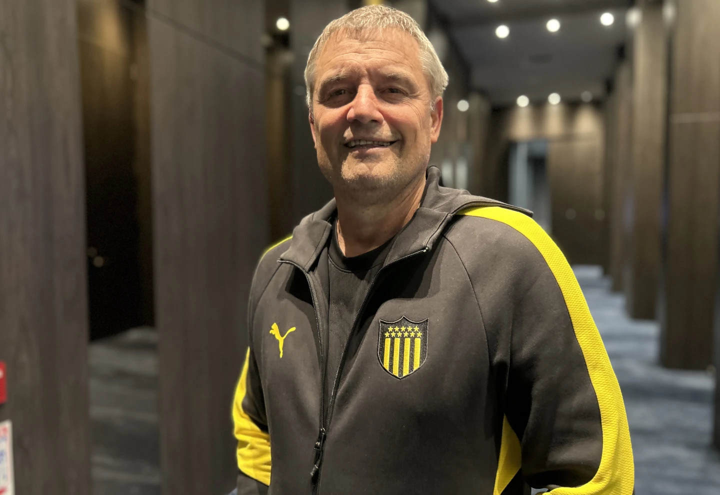 Diego Aguirre con Peñarol en Bogotá por Copa Libertadores.
