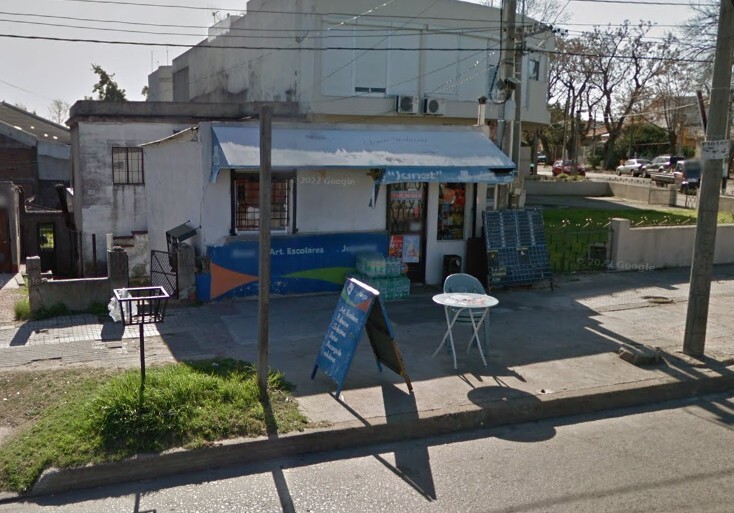 El subagente 93/28 de La Banca de Montevideo, sobre la calle Cno. Corrales, es uno de los dos locales que vendieron boletos ganadores del pozo Revancha del sorteo del 5 de Oro realizado el domingo 7 de setiembre de 2025.