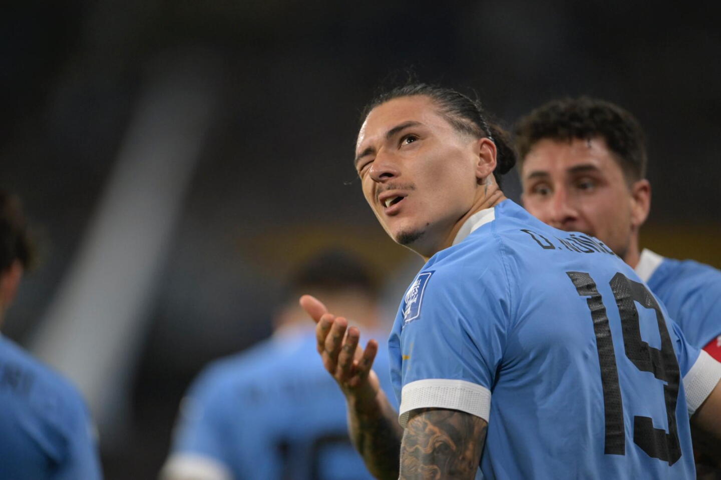 Darwin Núñez celebrates his goal against Argentina in La Bombonera.
