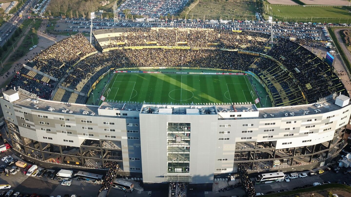 Panorámica del Campeón del Siglo horas antes del partido entre Peñarol y Flamengo por Copa Libertadores.