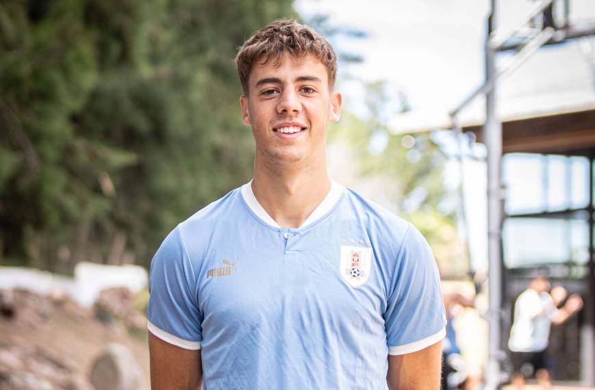 Valentín Gauthier con la selección juvenil de Uruguay.
