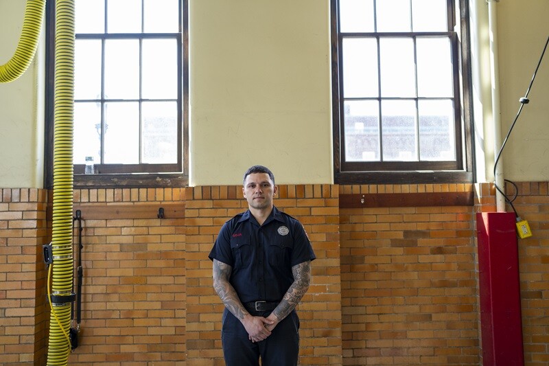 Bombero Gabriel Goja en