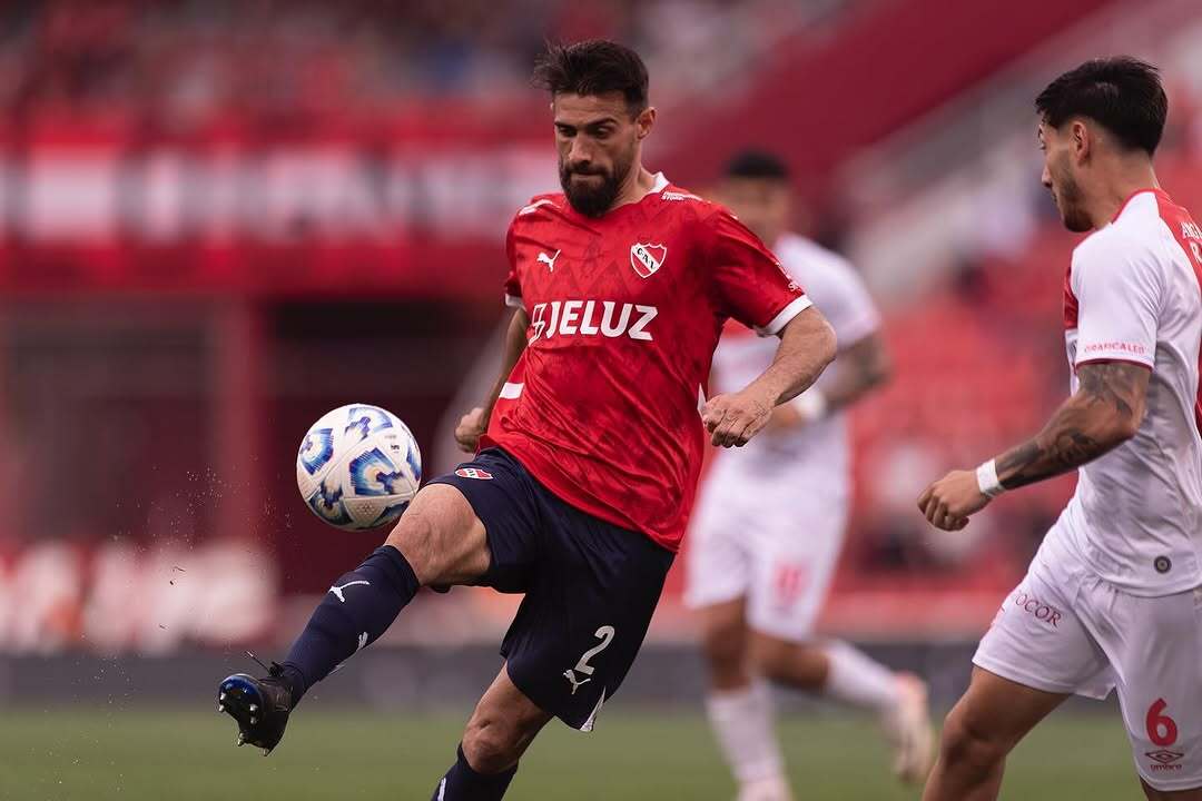 Joaquín Laso en un partido con Independiente, su último club antes de quedar en condición de libre.