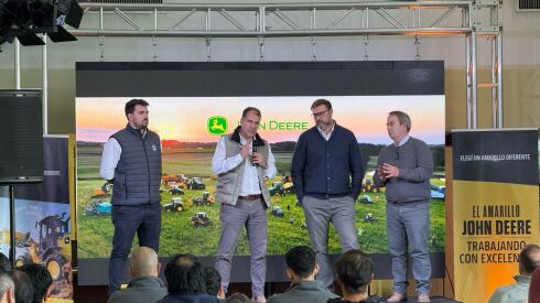 Más de 50 referentes del sector agrícola, forestal y de la construcción participaron de una jornada exclusiva organizada por el representante oficial de John Deere en Uruguay