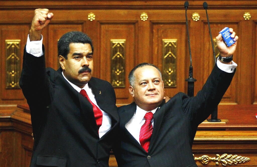 Maduro con Diosdado Cabello en la Constituyente chavista. Foto: Reuters