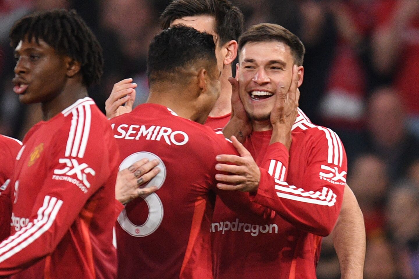 Manuel Ugarte celebra su gol en el encuentro United vs. Lyon por Europa League.