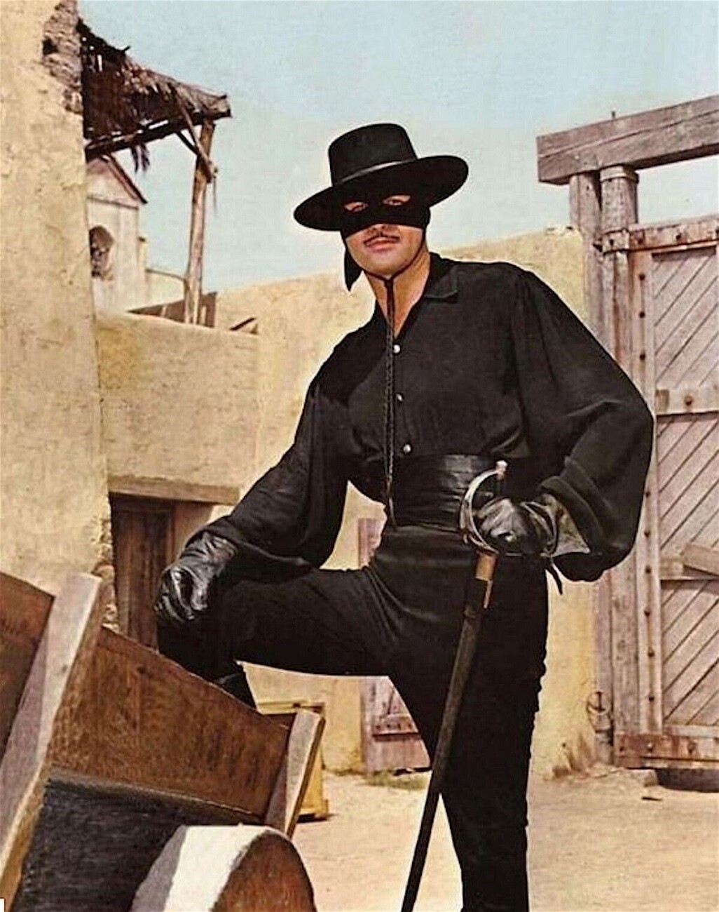 Guy Williams en la serie "El Zorro".