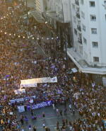 Avanza la marcha del 8M por 18 de julio