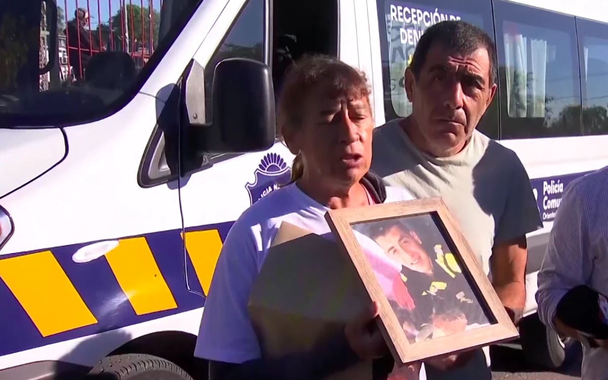 Intentaron prender fuego la casa de los padres de Arturo Espinosa, asesinado en un falso allanamiento en 2024