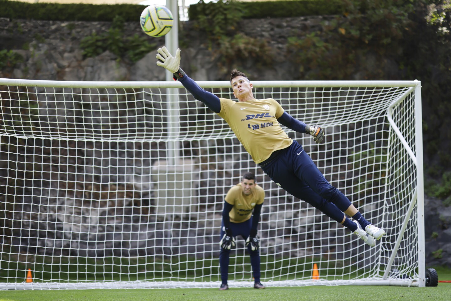 Sebastián Sosa es uno de los goleros que suenan en Peñarol.