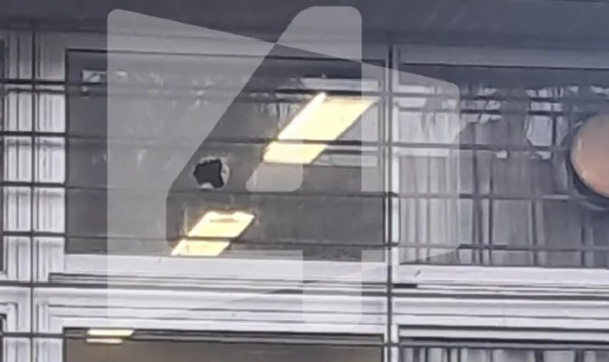 Disparo ingresó en un Liceo 65 del barrio Las Acacias.