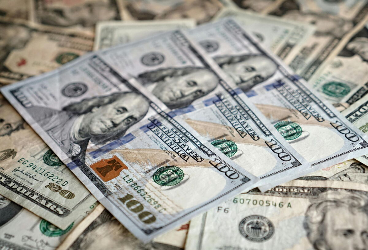Billetes de dólares.