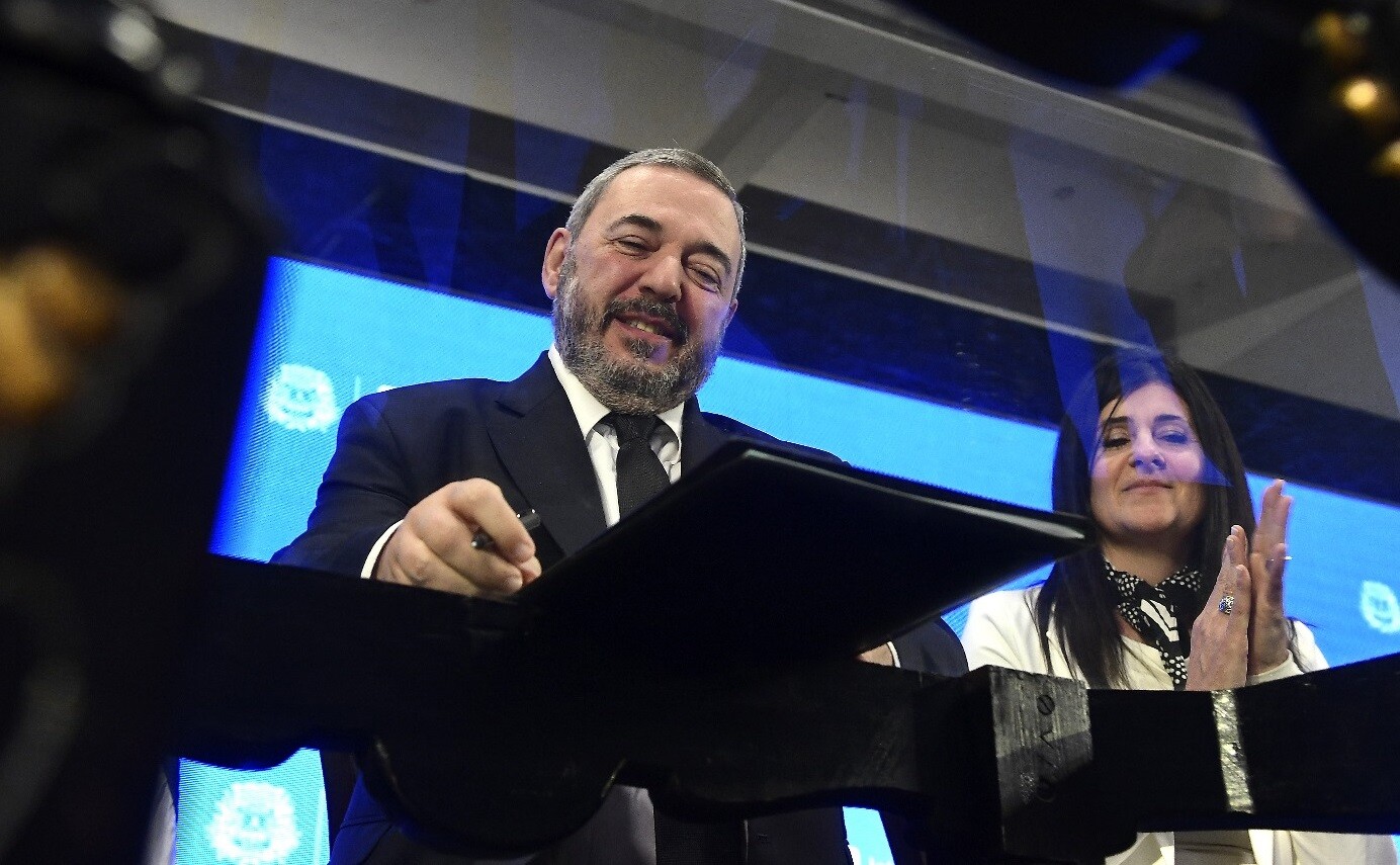 Mario Bergara asume como intendente de Montevideo