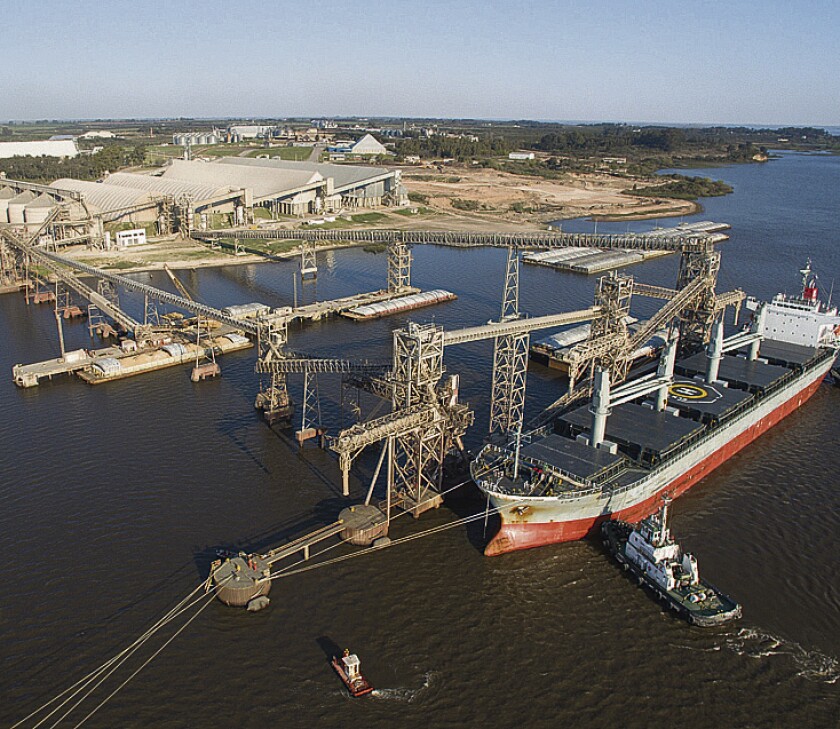 Vista general de Puerto de Nueva Palmira , estacion de trasbordos internacionales Corporacion Navios, 2016----