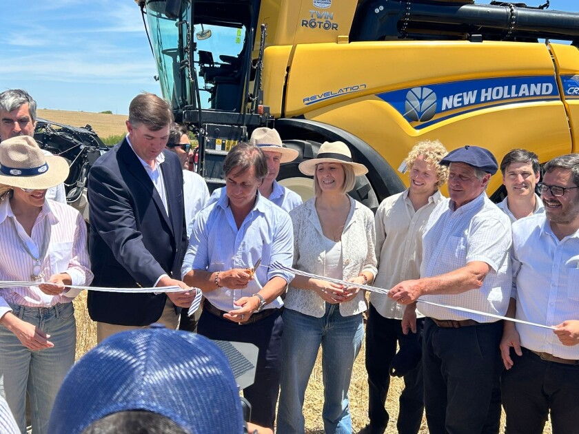 Inauguración de la cosecha de trigo.